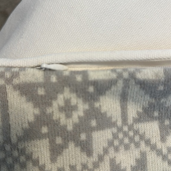 Holiday pillow cover by anthropology - Picture 4 of 4